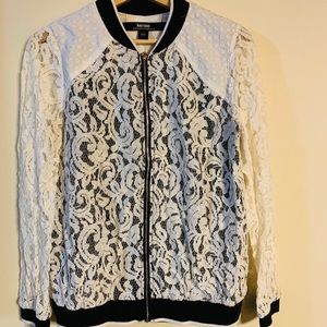 Kensie Women’s Zip Up - Size Medium